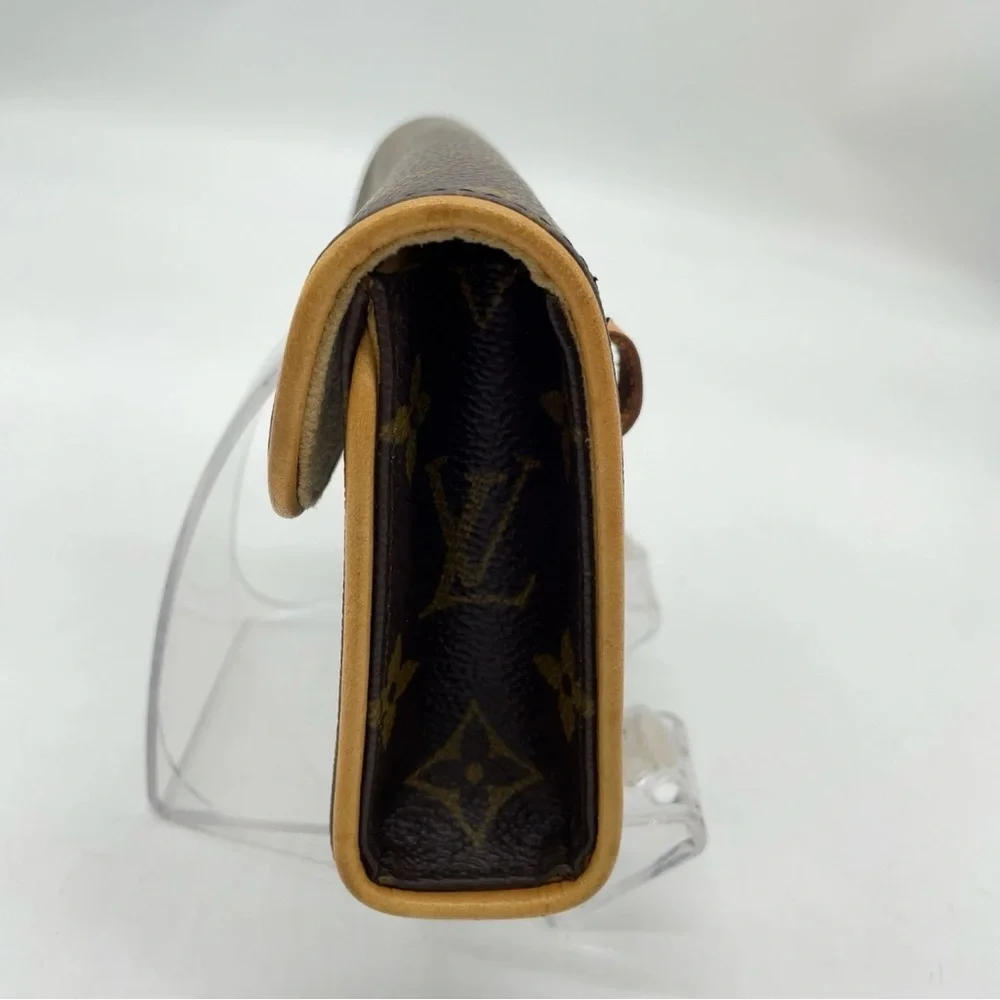 🔥Louis Vuitton Monogram Pochette Florentine date code FL0083 full inclusion🔥 - Picture 6 of 17